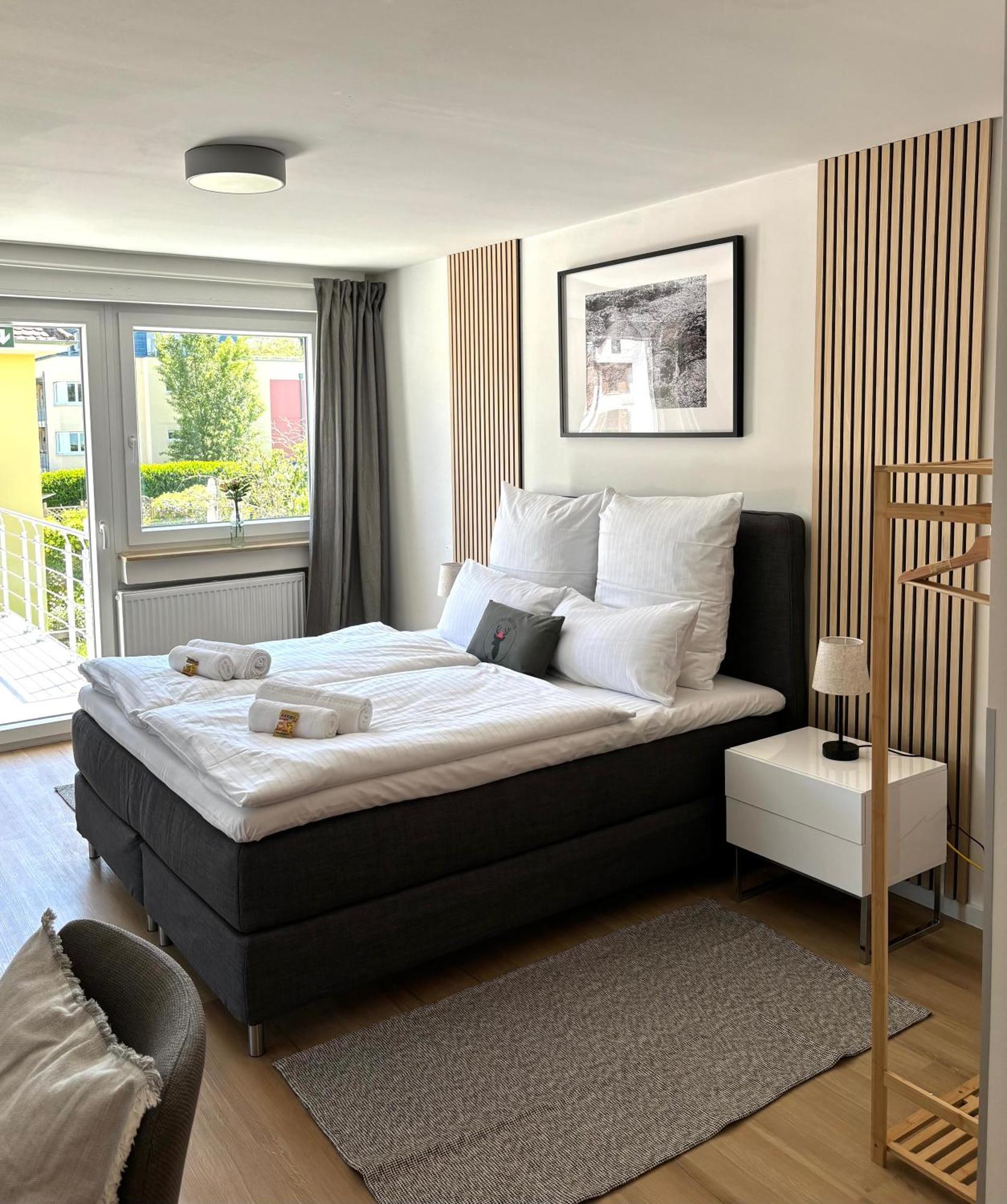 Gesamte Wohnung, Kueche, Parkplatz, Terrasse Бад-Беллинген Экстерьер фото